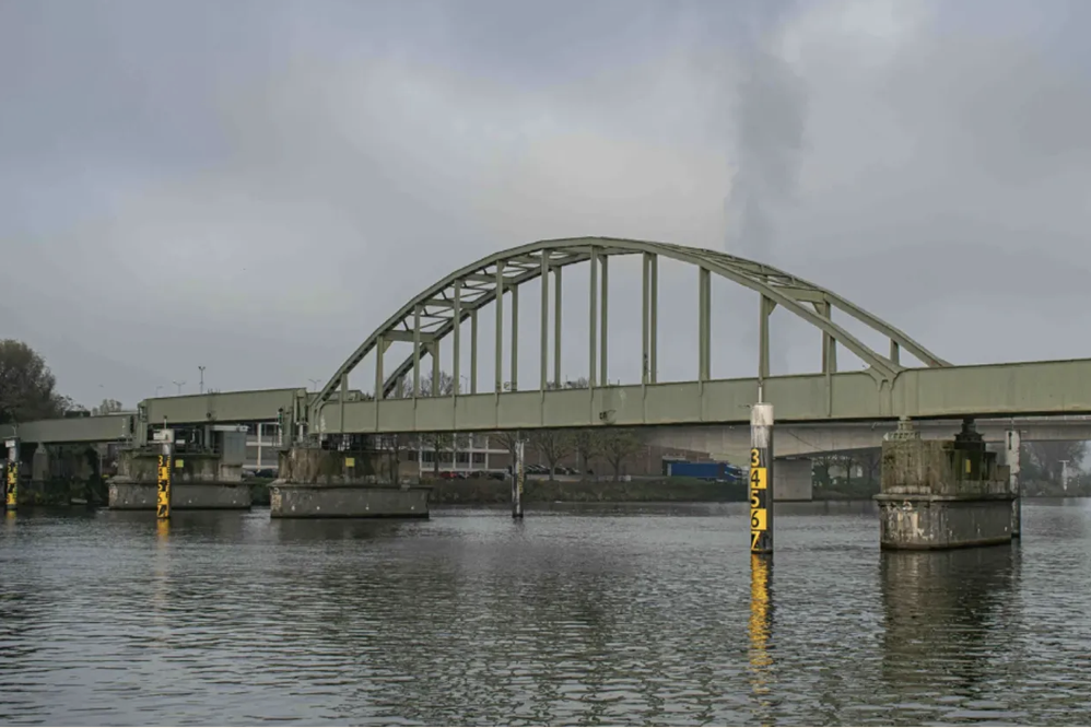 College moet kleur bekennen rond spoorbrug