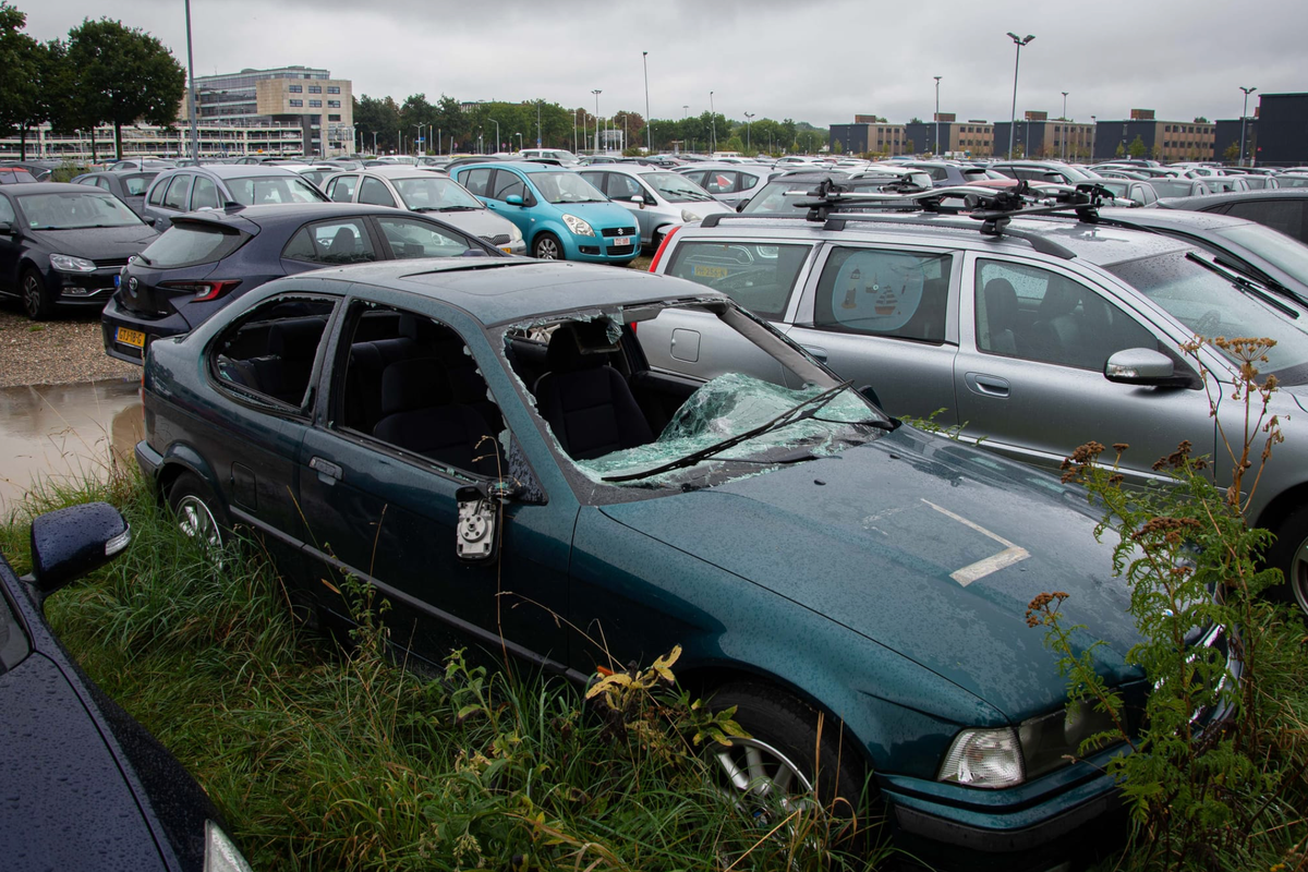 Nieuwe sporthal Heer op palen, één niveau boven maaiveld