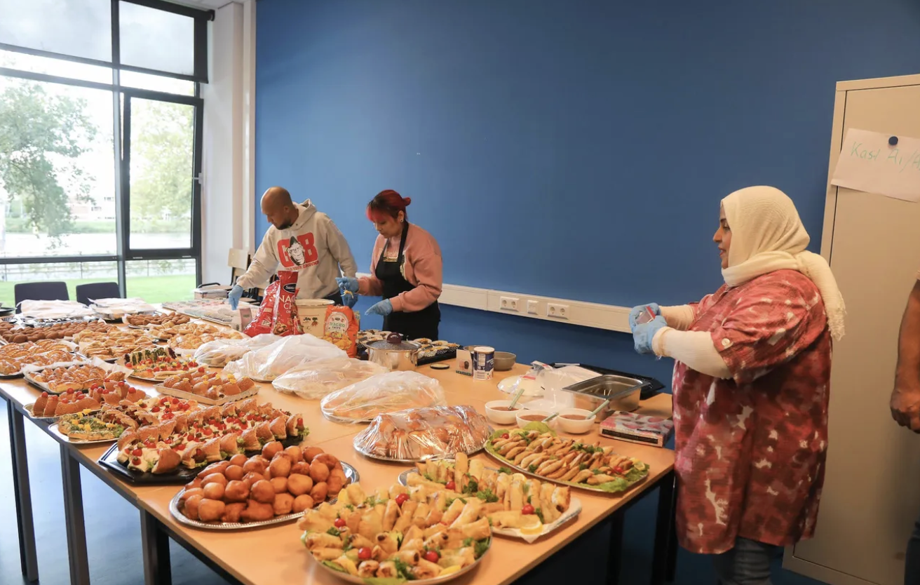 AZC vol: Syrische gezinnen naar hotels