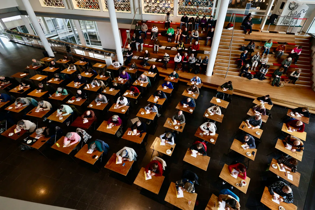 Thea van Thor wint  Mestreechs Dictee