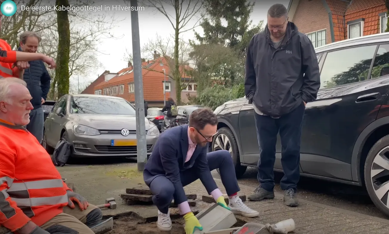 PvdA wil kabelgoottegels voor elektrische laden binnenstad