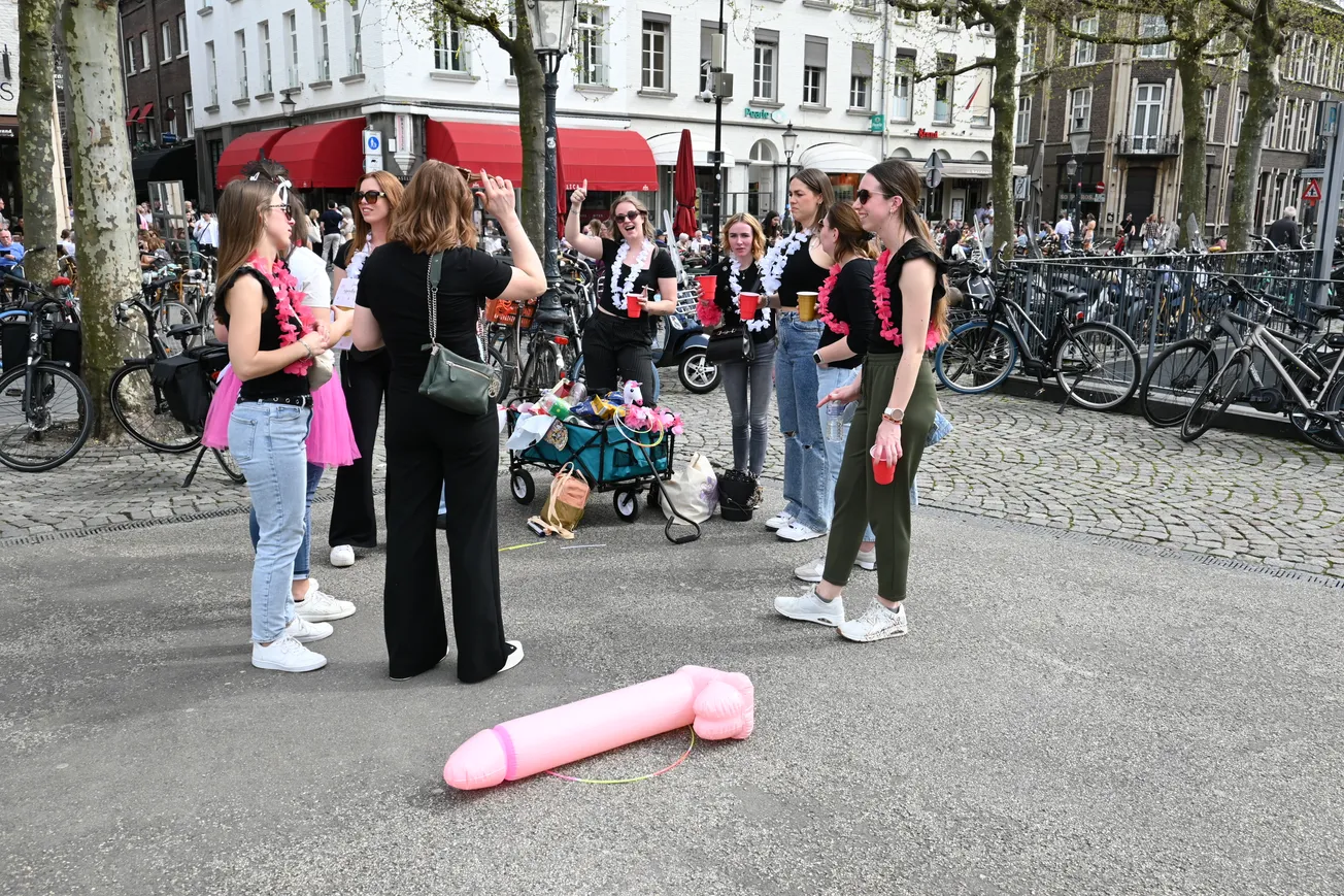 Friet en bier, het was Zondag in Maastricht