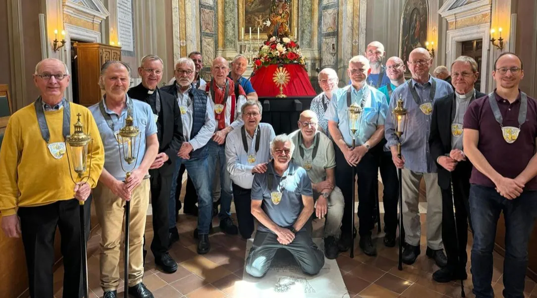 Kleding gilde Heilige Petrus in Rome gestolen