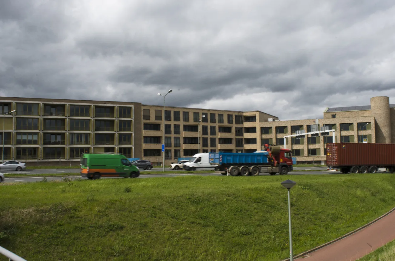 Ramen mogen niet open, maar op balkon zitten geen probleem