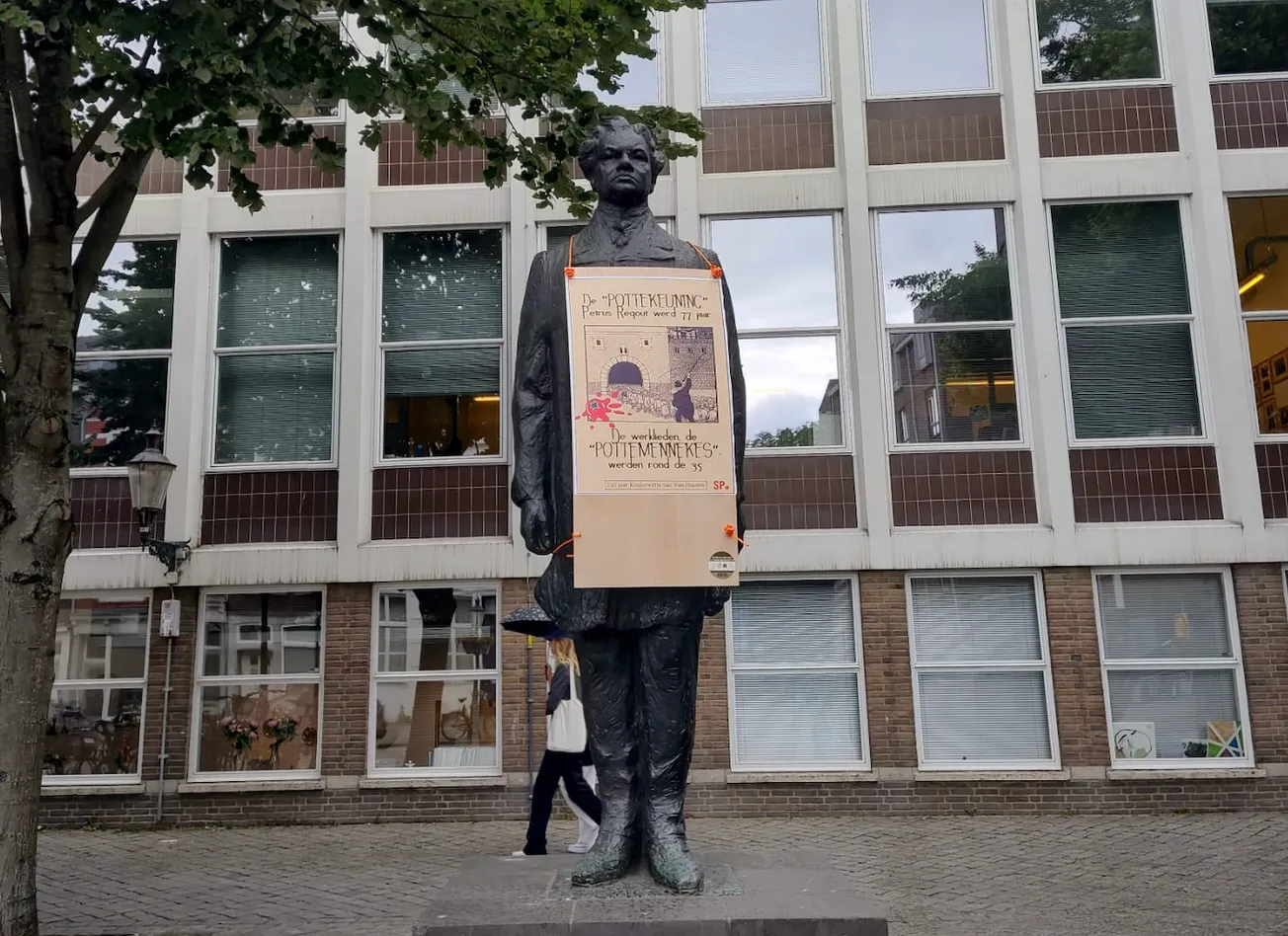 SP hangt Petrus Regout bord om zijn nek