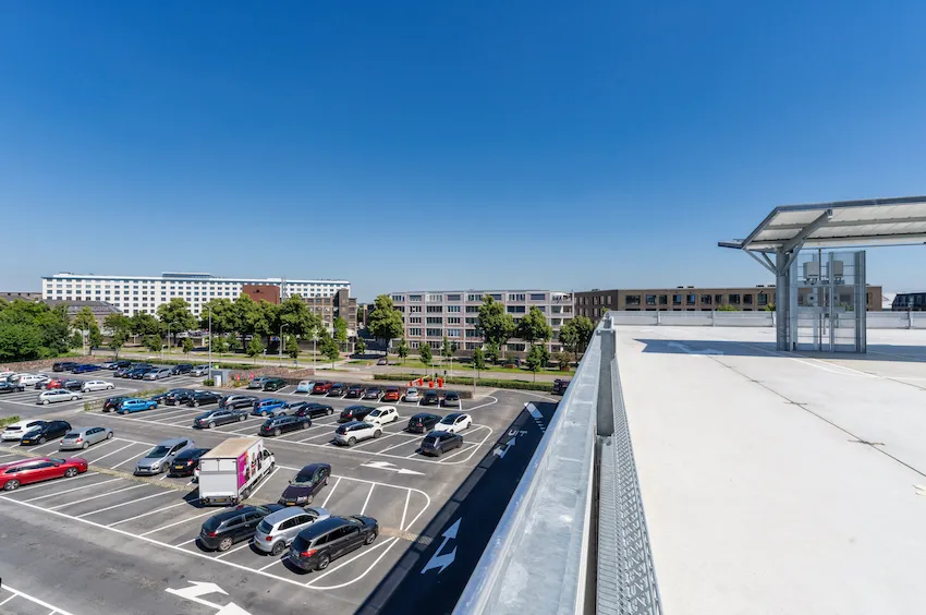 Grootste parkeerplek van de stad geopend