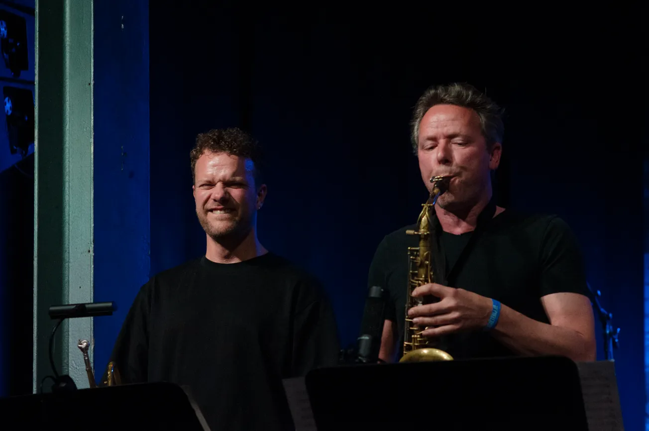 Topmuzikanten swingen Big Band Jazz uit Limburg