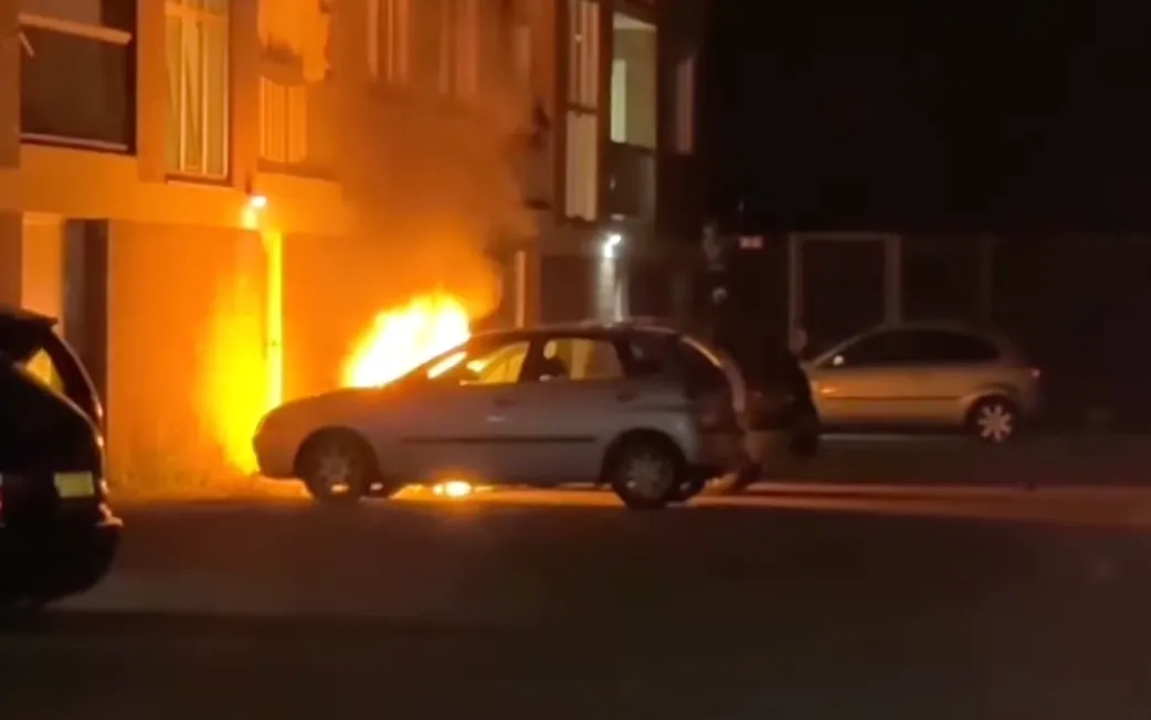 Autobranden: politie ziet schlemielig uit