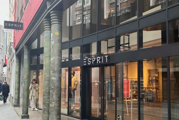 Modewinkel Esprit Maastricht dicht
