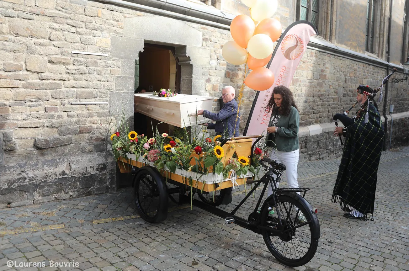 Festival voor mijn Dood; een levendige dag rondom het eeuwige afscheid