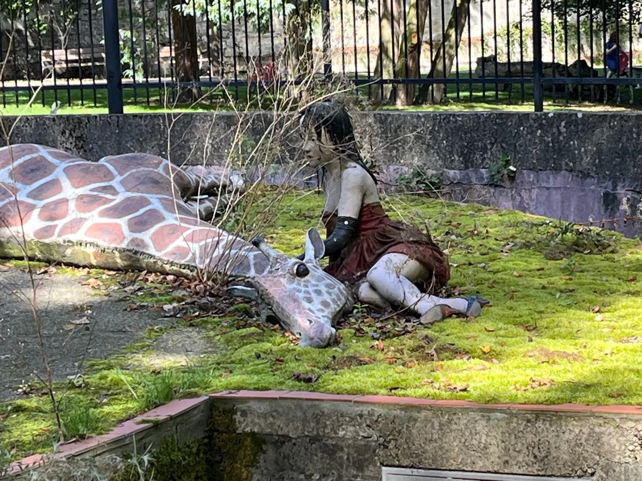 Kunst Berenkuil ligt er troosteloos bij