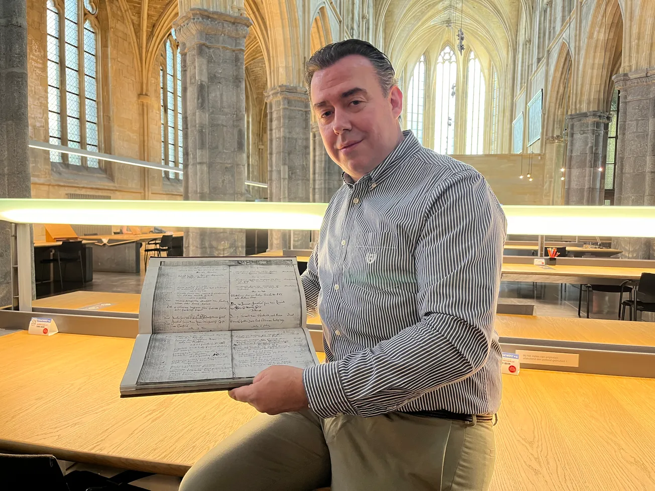 Notaris op zoek naar smeuïge en sappige verhalen