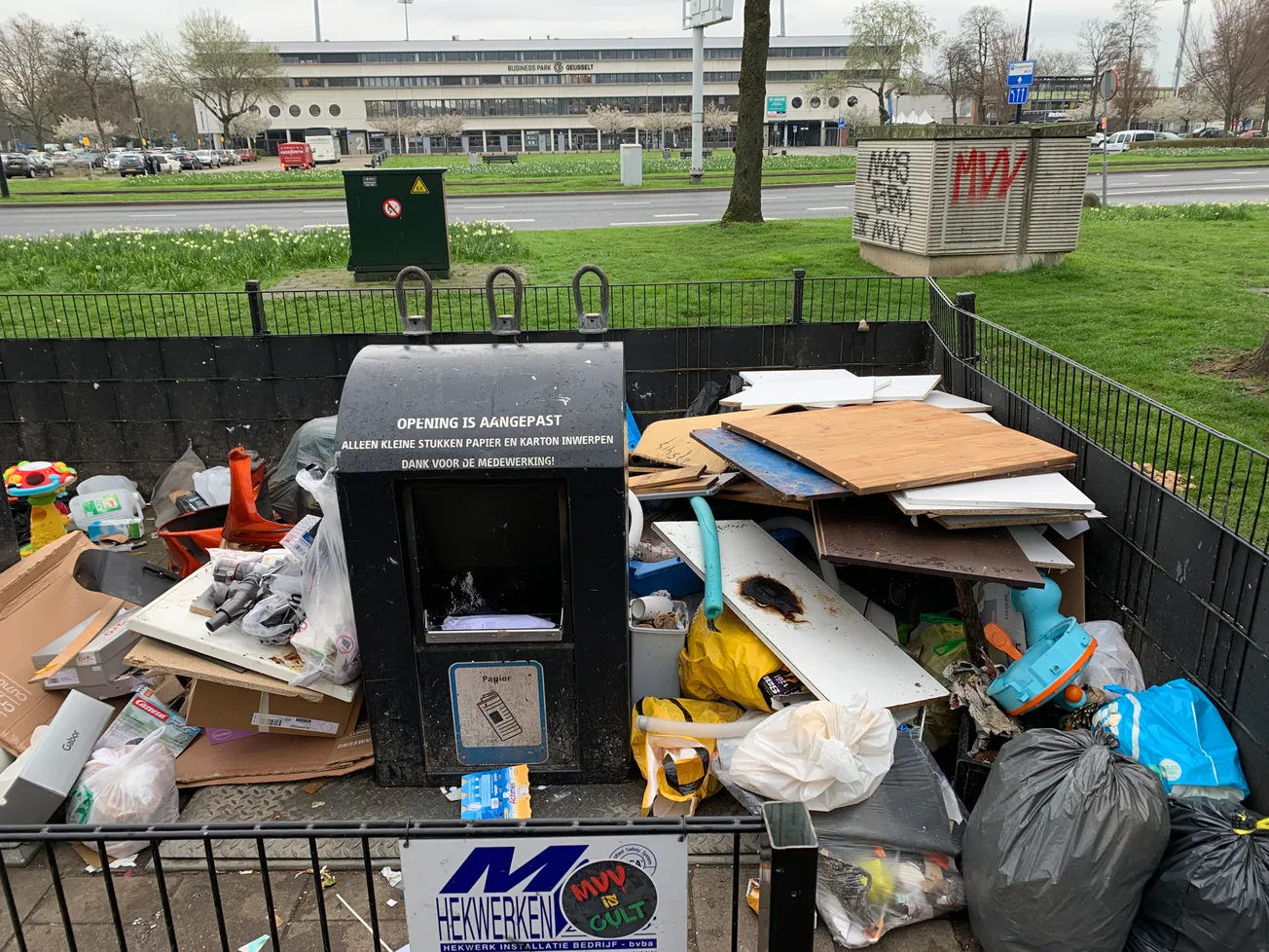 Maastrichtenaar wil wekelijks ophalen van afval