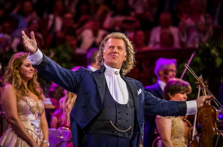 André Rieu strijkt 53 miljoen bij elkaar