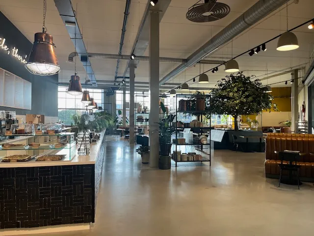 Loods 5, het is groot, het is veel, het is leeg