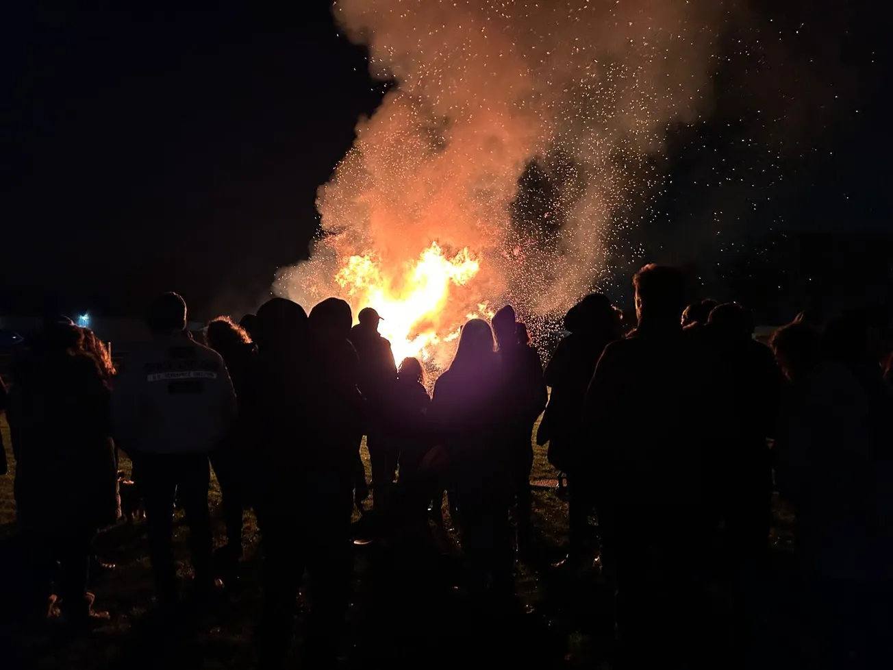 Noodkreet Malberg voor behoud verbranding kerstbomen