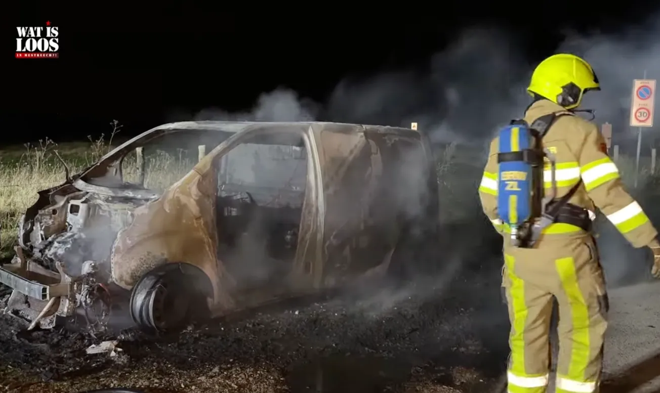 Twee bestelbusjes binnen twee uur uitgebrand