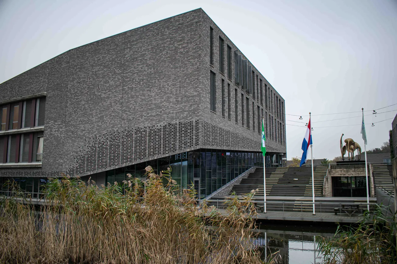 United World College schakelt recherchebureau in