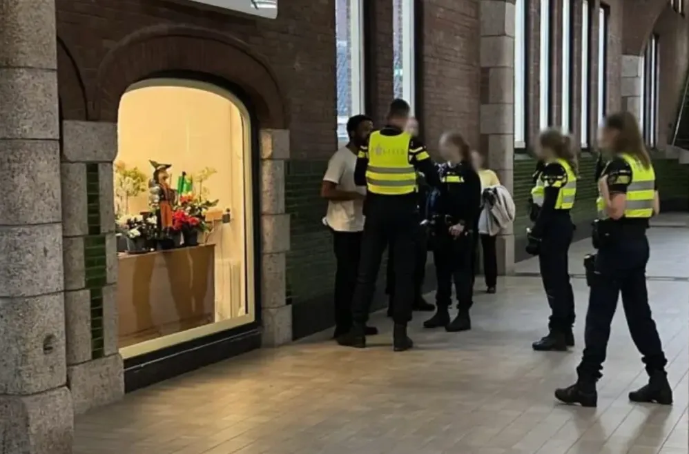 Hillenaar: optreden tegen zingende evangelist terecht