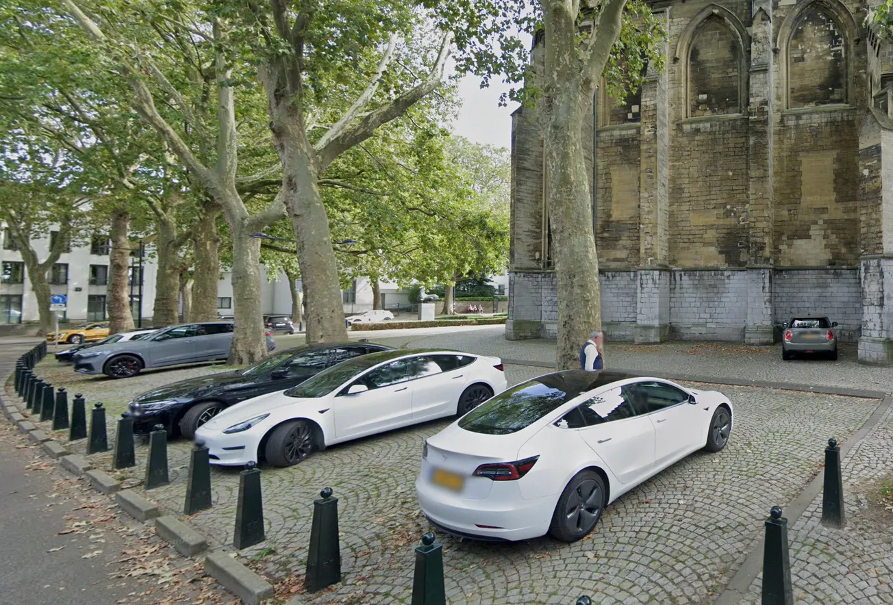 Gemeente kan niks doen tegen illegaal parkeren Kruisheren