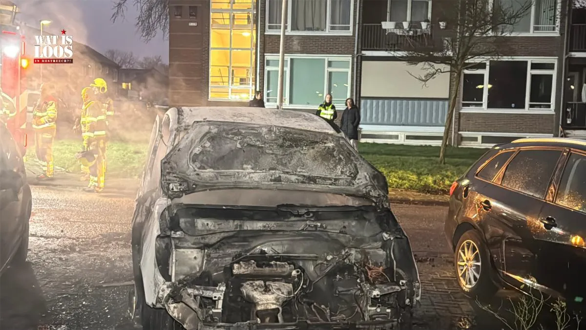 Weer twee auto's in brand gestoken