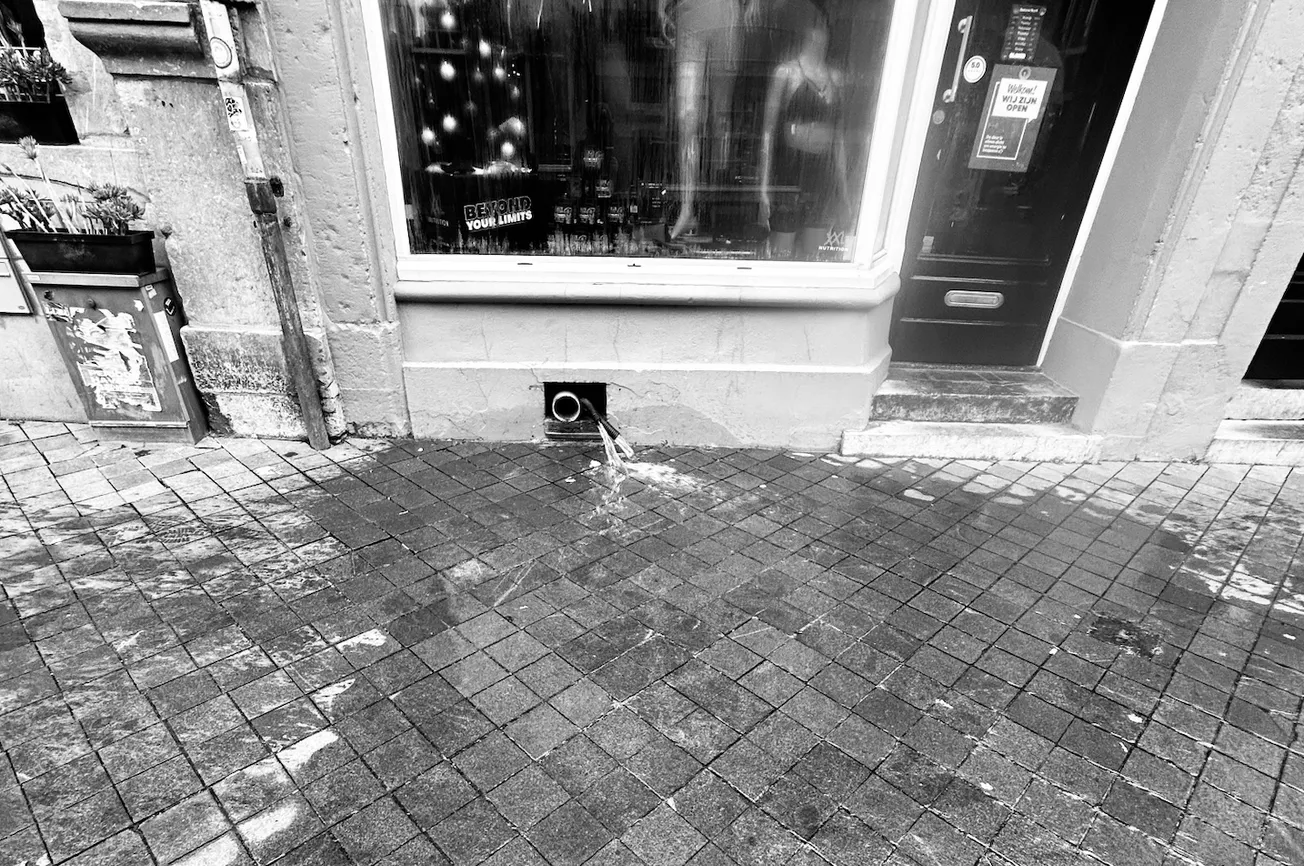 Wyck pompt kelders leeg