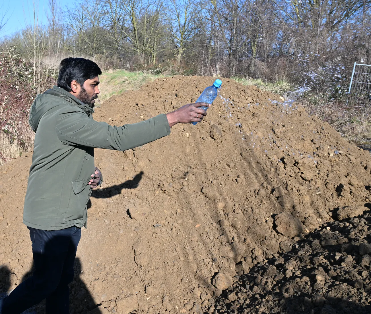 Begin aanvoer 100.000 kuub grond naar Limmel aan de Maas