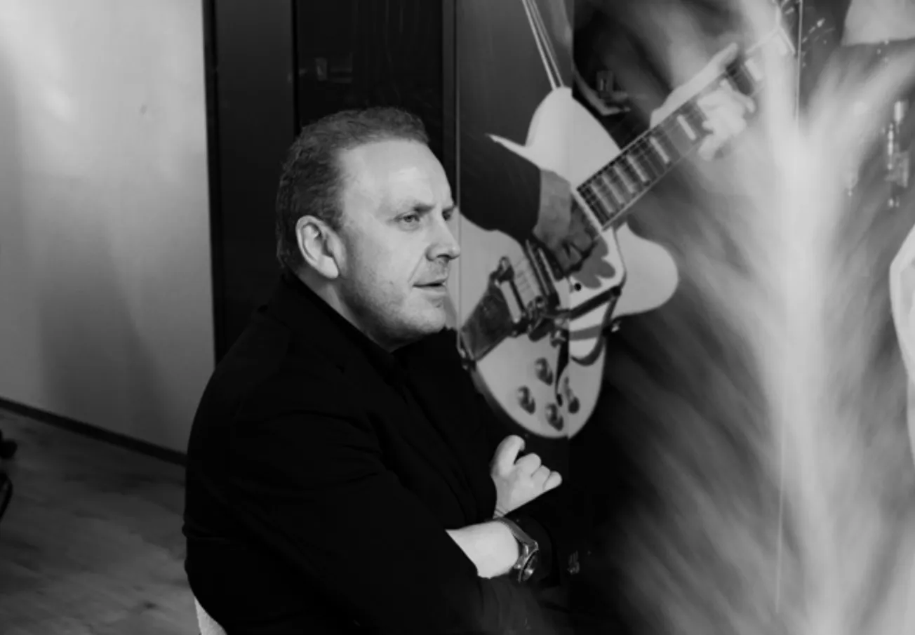 Vallen, opstaan en doorgaan: 10 jaar EMG