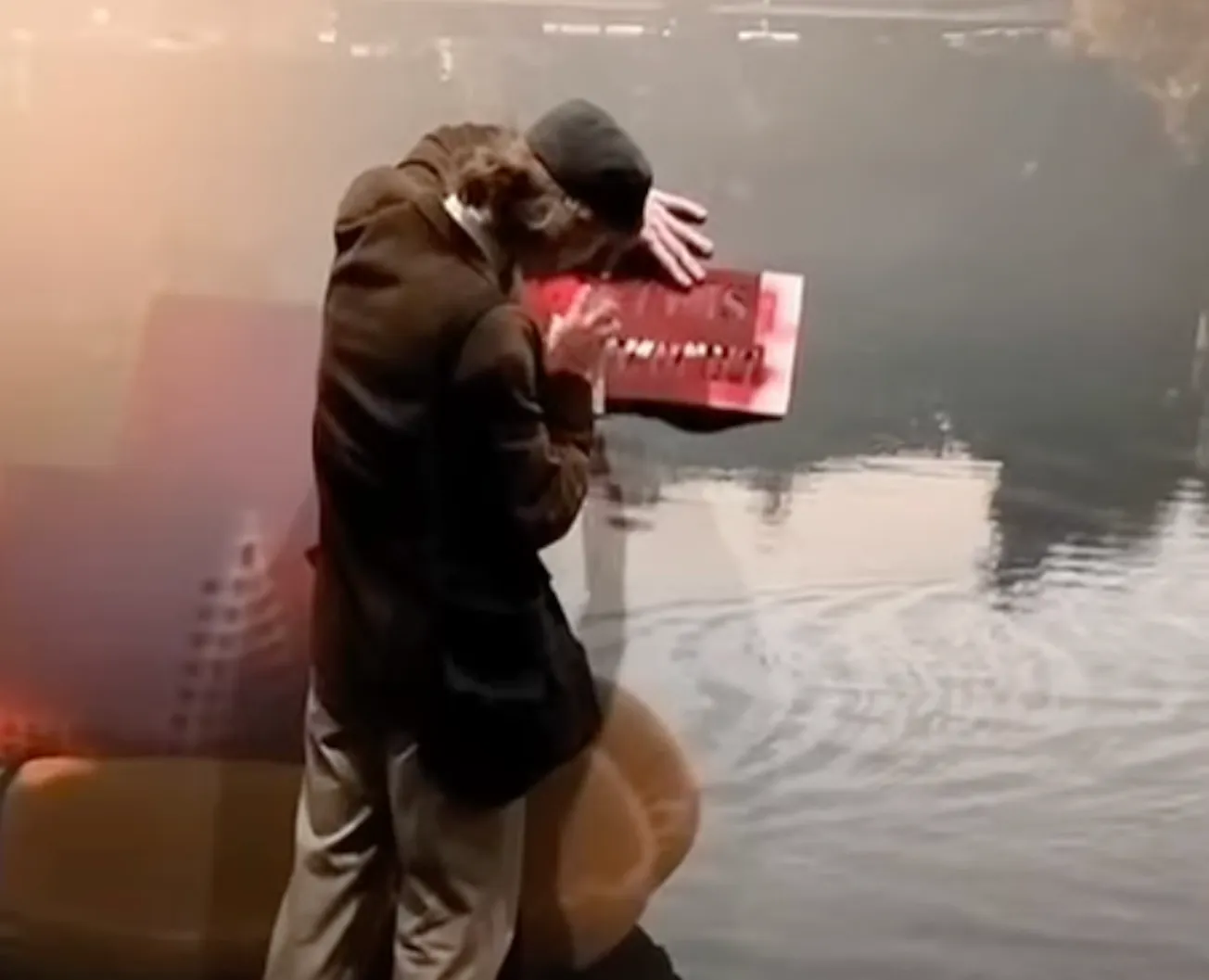 Actievoerders bekladden stand op TEFAF