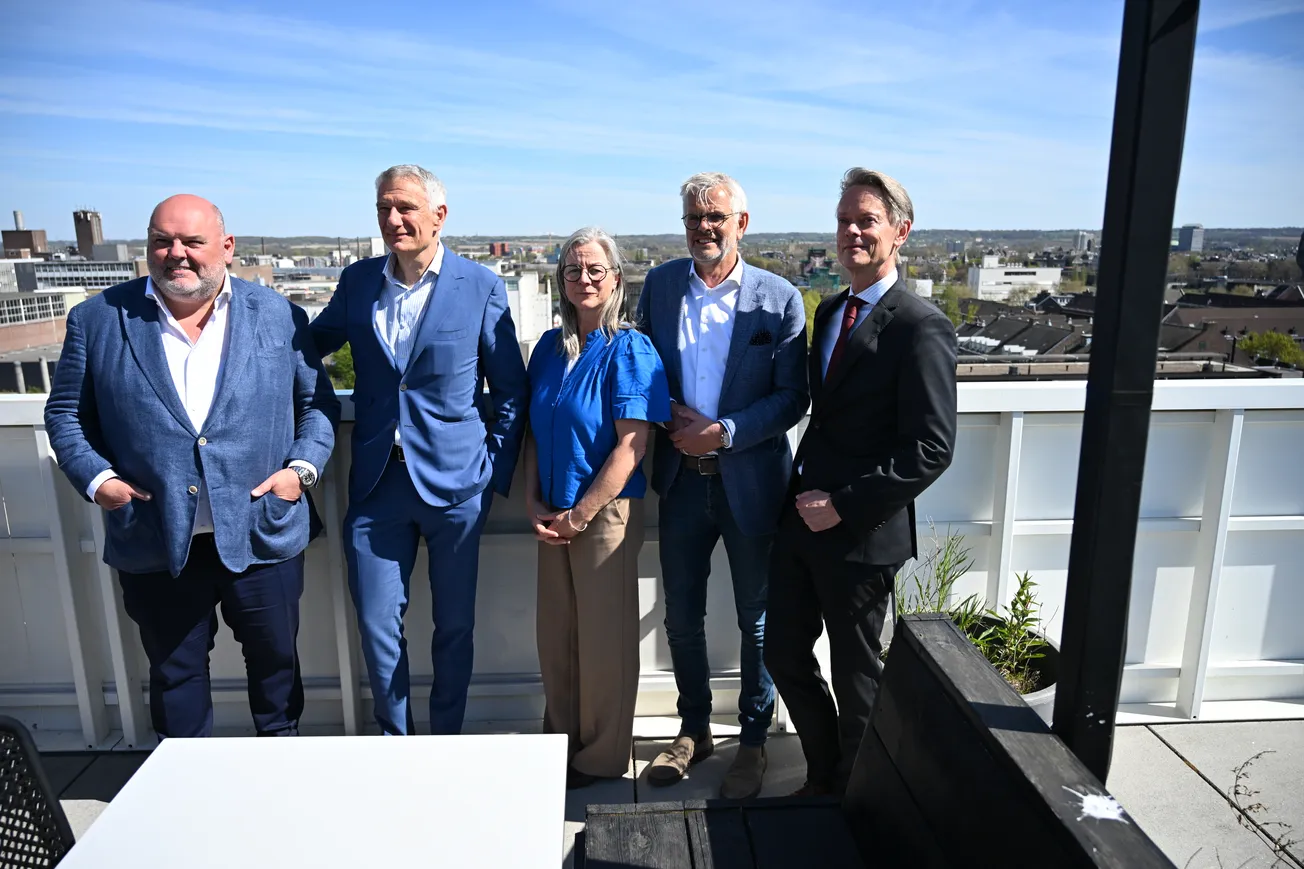 The M: "Je zal er maar mogen wonen"