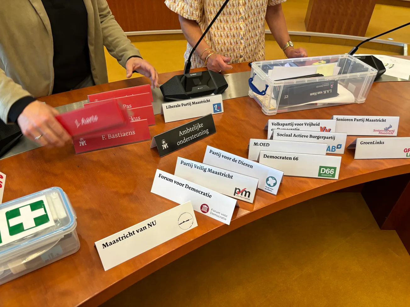 De Nieuwe Ster trapt verkiezing af met eerste opiniepeiling