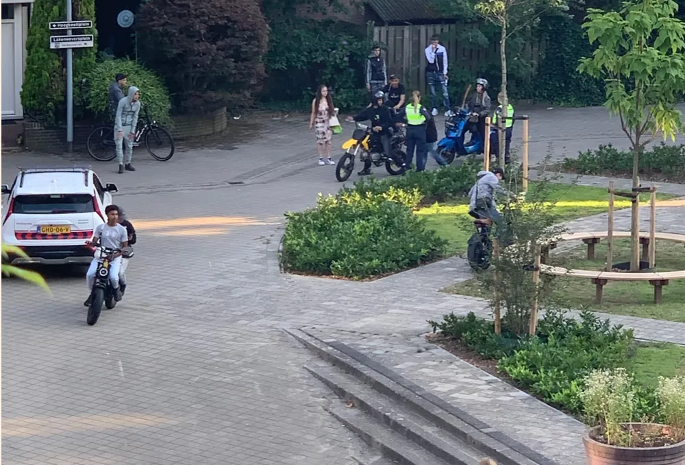 Bankje Lakenweversplein verdeelt bewoners