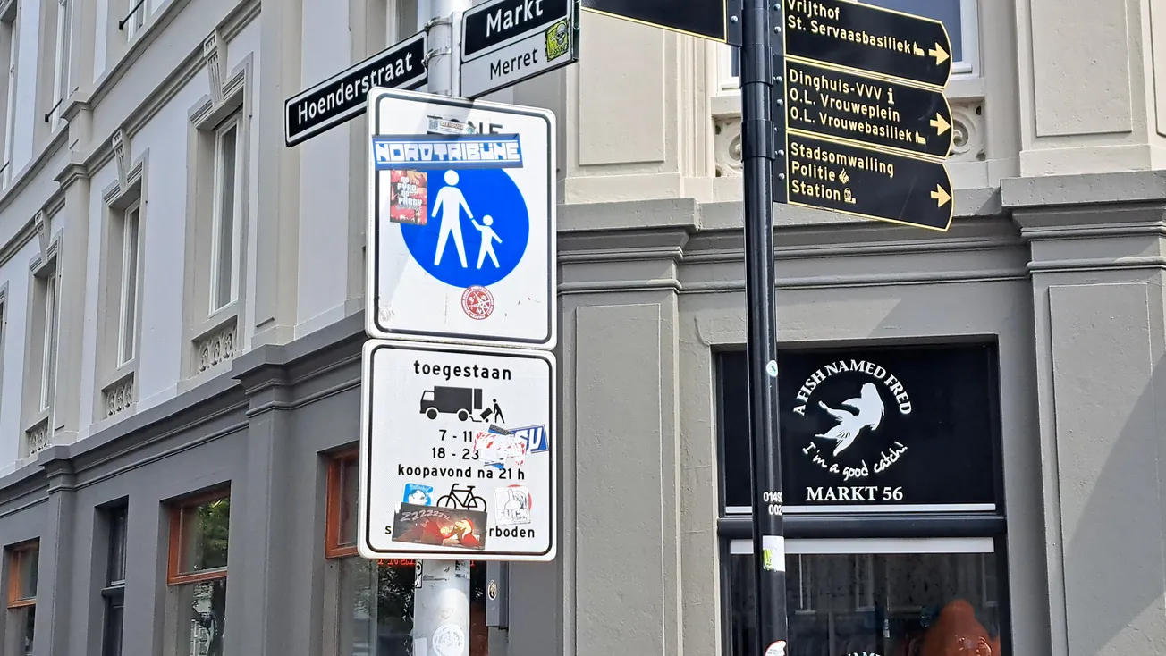 Mag je nu wel of niet fietsen in de Hoenderstraat?