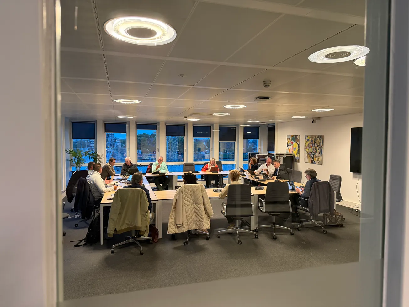 Pers moet weg bij evaluatie weglopende wethouders