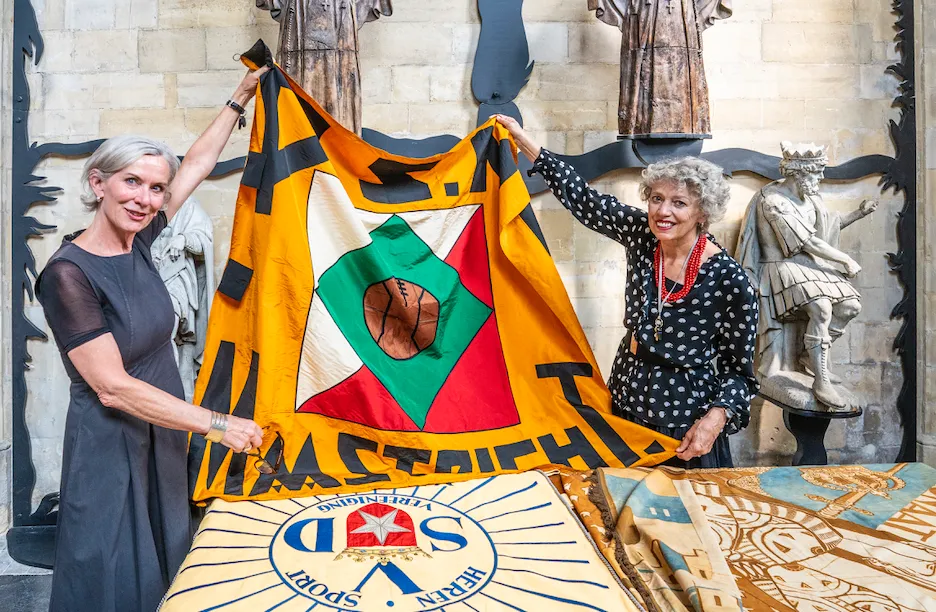 Kwetsbaar erfgoed in fluweel en zijde