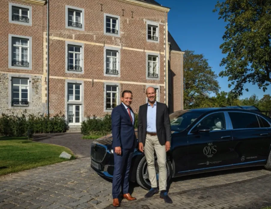 Vijfsterrenvervoer voor gasten hotel