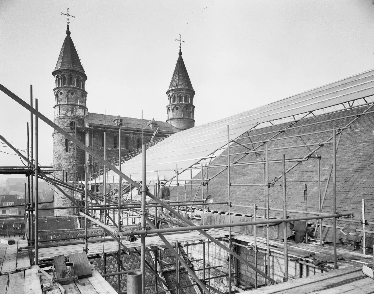 115.000 nieuwe leien voor OLV Basiliek