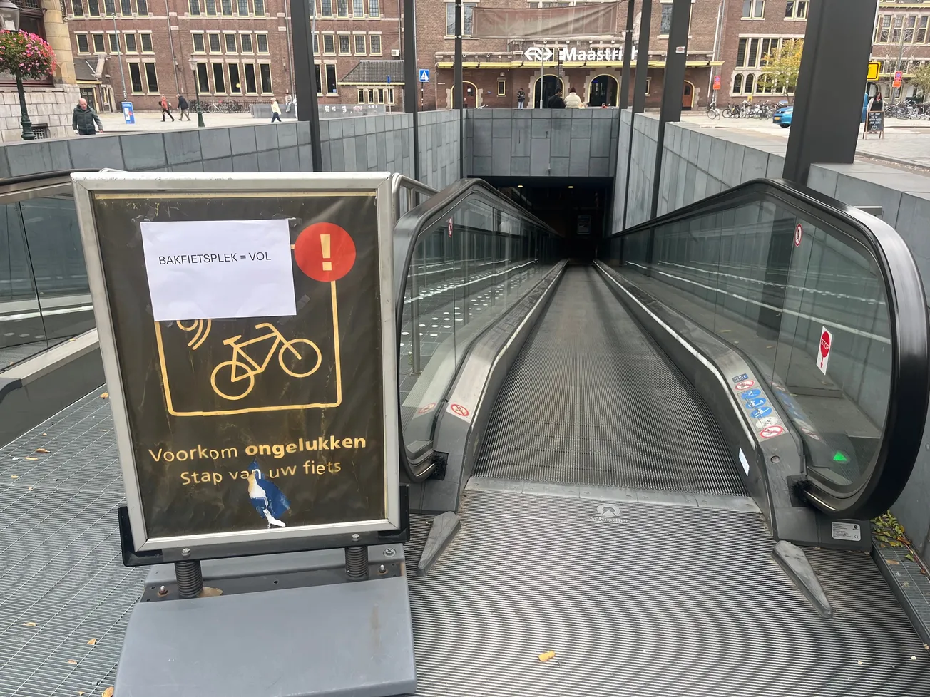 Voor dure fietsen is vaak geen plek in de stalling