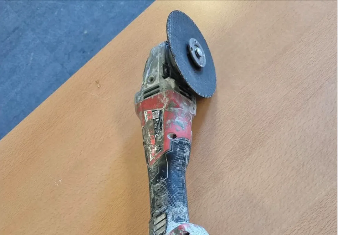 Geef een warme jas en betrap een fietsendief