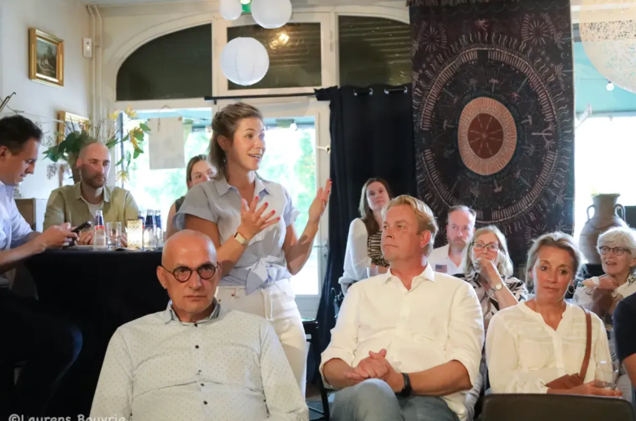 Van de Kandelaar dient zijn ontslag in