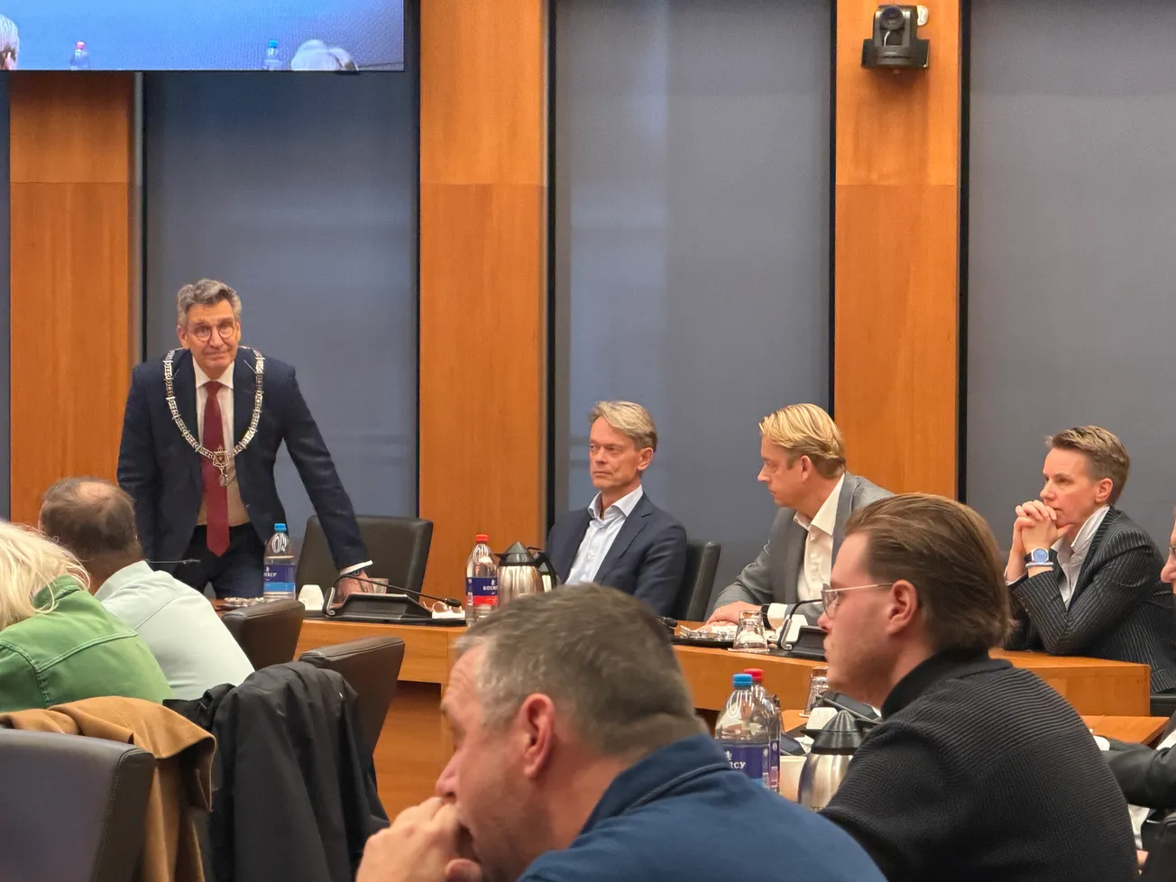 Geen dossier tegen Kusters, "chemie was op", wethouder op cursus