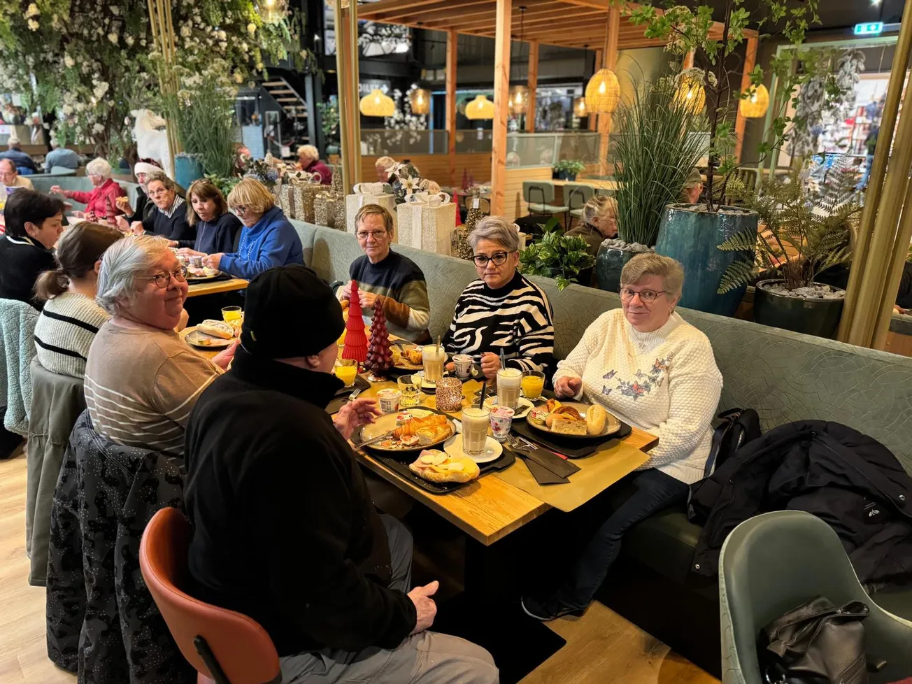 Genieten van een gratis kerstontbijt