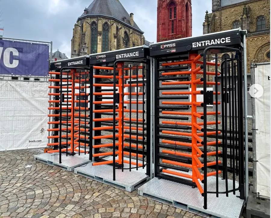 Draaideurtjes wc's niet voor 'sjoen pekskes'