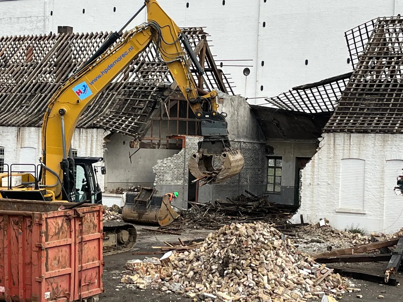 Video: Rijksmonument uit 1825 definitief weg