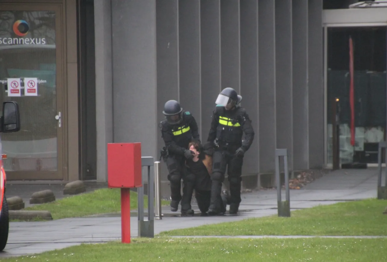 Weer UM-gebouw bezet en ontruimd